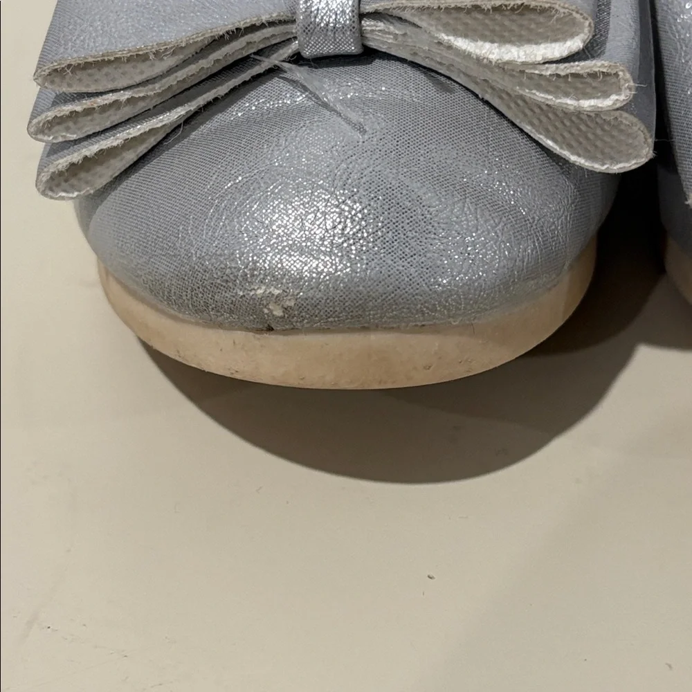 Pipperdoodles Lot of 2 Sparkly Silver & Red Bow Girls Velcro Shoes Pip Squeak